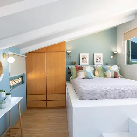 Skai Two Floor Apartmán *