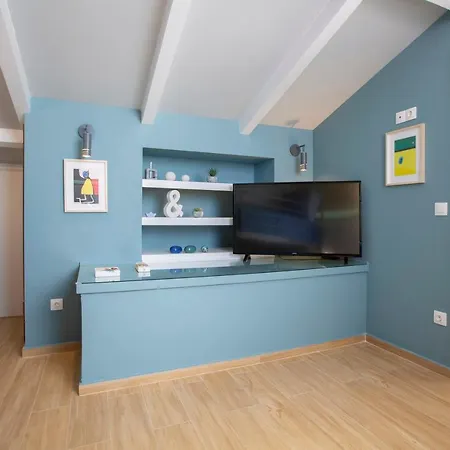 Skai Two Floor Apartmán *