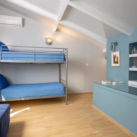 Skai Two Floor Apartmán