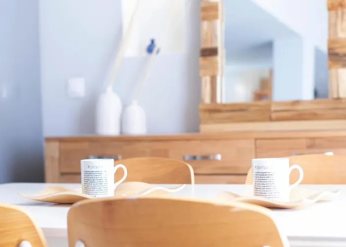 Skai Two Floor 아파트 *