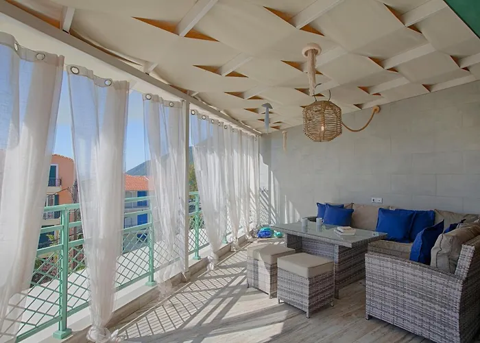 Skai Two Floor 아파트 *