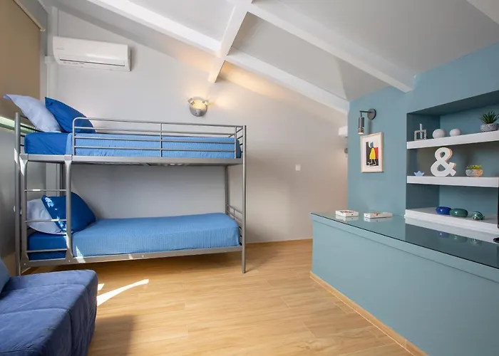 Skai Two Floor 아파트