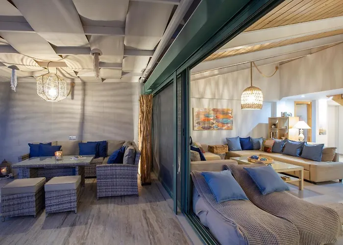 Skai Two Floor 아파트 바실리키