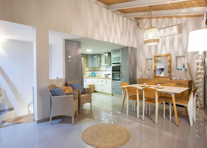 Skai Two Floor 아파트 *